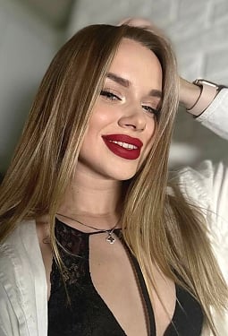 Mariia, 28 y.o. from Paris, France