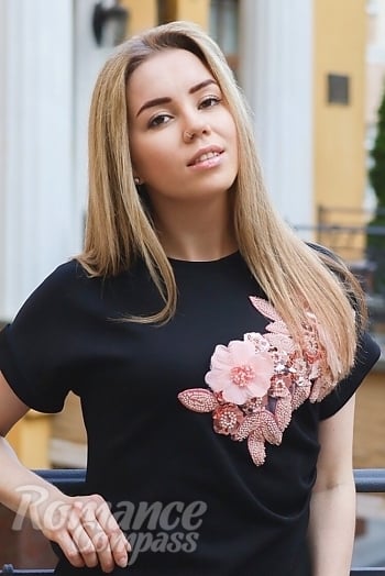 Ukrainian mail order bride Victoria from Kyiv with blonde hair and brown eye color - image 1