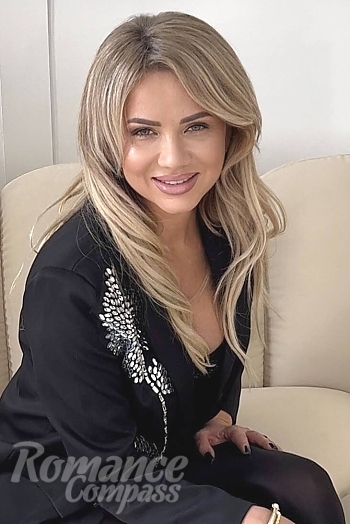 Ukrainian mail order bride Iryna from Lviv with blonde hair and grey eye color - image 1