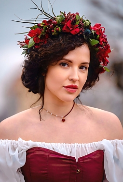 Olena, 34 y.o. from Florence, Italy