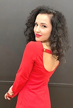 Ukrainian mail order bride Olena from Florence with brunette hair and brown eye color - image 25