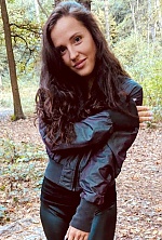 Ukrainian mail order bride Olena from Florence with brunette hair and brown eye color - image 8