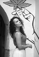 Ukrainian mail order bride Olena from Florence with brunette hair and brown eye color - image 58