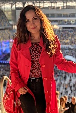 Ukrainian mail order bride Olena from Florence with brunette hair and brown eye color - image 5