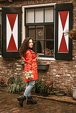 Ukrainian mail order bride Olena from Florence with brunette hair and brown eye color - image 32