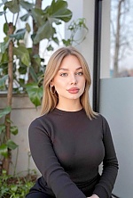 Ukrainian mail order bride Victoria from Kyiv with light brown hair and green eye color - image 4