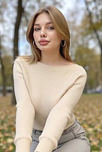 Ukrainian mail order bride Victoria from Kyiv with light brown hair and green eye color - image 6