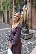 Ukrainian mail order bride Olga from Naarden with blonde hair and green eye color - image 2