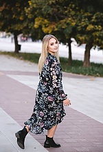 Ukrainian mail order bride Dariia from Kyiv with light brown hair and blue eye color - image 2