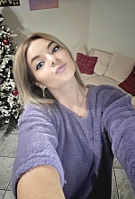 Ukrainian mail order bride Anna from Naples with blonde hair and blue eye color - image 38