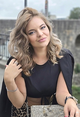 Anna, 31 y.o. from Naples, Italy