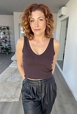 Ukrainian mail order bride Elena from Kyiv with auburn hair and green eye color - image 7