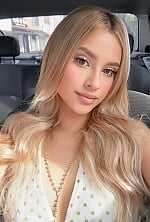 Ukrainian mail order bride Paulina from Bucaramanga with blonde hair and brown eye color - image 3