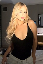 Ukrainian mail order bride Paulina from Bucaramanga with blonde hair and brown eye color - image 11