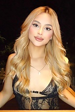 Ukrainian mail order bride Paulina from Bucaramanga with blonde hair and brown eye color - image 4