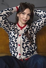 Ukrainian mail order bride Yulia from Lviv with black hair and brown eye color - image 13