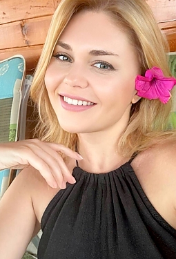 Oksana, 45 y.o. from Costești, Romania