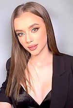 Ukrainian mail order bride Anhelina from Kyiv with brunette hair and green eye color - image 10