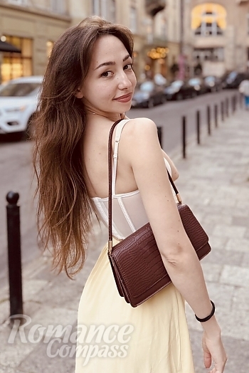 Ukrainian mail order bride Kateryna from Kyiv with light brown hair and green eye color - image 1