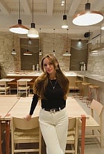 Ukrainian mail order bride Xenia from Kyiv with brunette hair and green eye color - image 4