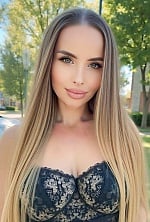 Ukrainian mail order bride Olga from Berlin with blonde hair and green eye color - image 5