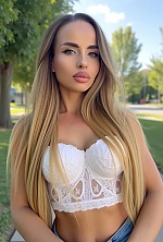 Ukrainian mail order bride Olga from Berlin with blonde hair and green eye color - image 8