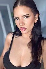 Ukrainian mail order bride Diana from Warsaw with brunette hair and brown eye color - image 2