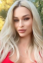 Ukrainian mail order bride Yuliia from Sumy with blonde hair and green eye color - image 4