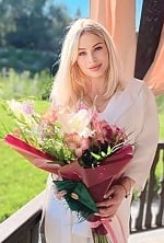 Ukrainian mail order bride Yuliia from Sumy with blonde hair and green eye color - image 5