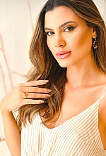 Ukrainian mail order bride Tais from Rio de Janeiro with light brown hair and brown eye color - image 6