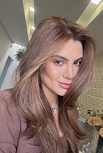 Ukrainian mail order bride Tais from Rio de Janeiro with light brown hair and brown eye color - image 9