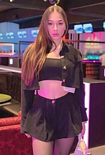 Ukrainian mail order bride Yuliia from Kyiv with light brown hair and brown eye color - image 7