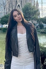 Ukrainian mail order bride Yuliia from Kyiv with light brown hair and brown eye color - image 8