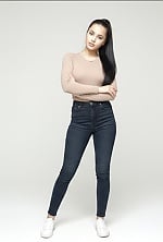 Ukrainian mail order bride Ilona from Kyiv with brunette hair and green eye color - image 5