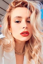 Ukrainian mail order bride Narine from Yerevan with blonde hair and grey eye color - image 4