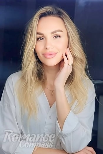 Ukrainian mail order bride Valentina from Prague with blonde hair and brown eye color - image 1
