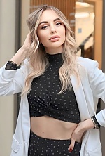 Ukrainian mail order bride Valentina from Prague with blonde hair and brown eye color - image 12