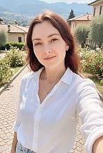 Ukrainian mail order bride Tatiana from Zurich with brunette hair and green eye color - image 4