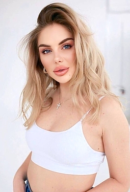 Olha, 28 y.o. from Lviv, Ukraine