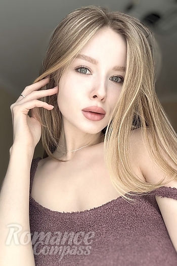 Ukrainian mail order bride Irina from Kyiv with blonde hair and green eye color - image 1