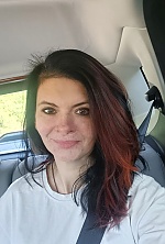 Ukrainian mail order bride Iryna from Berlin with brunette hair and brown eye color - image 5