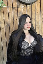 Ukrainian mail order bride Denisse from Santiago with black hair and brown eye color - image 8