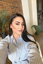 Ukrainian mail order bride Julia from Kyiv with brunette hair and brown eye color - image 6