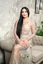 Ukrainian mail order bride Julia from Kyiv with brunette hair and brown eye color - image 5