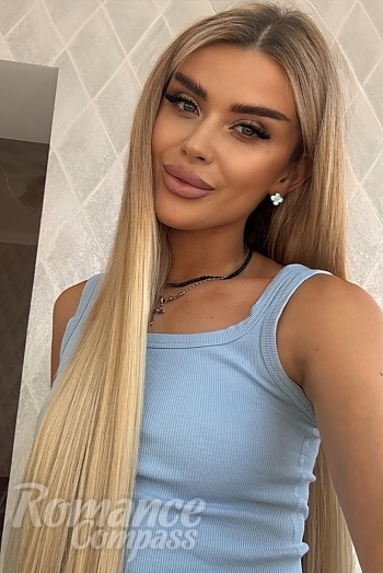 Ukrainian mail order bride Anastasia from Vinnytsia with blonde hair and green eye color - image 1