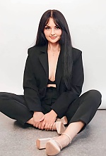 Ukrainian mail order bride Alyona from Kyiv with brunette hair and green eye color - image 2