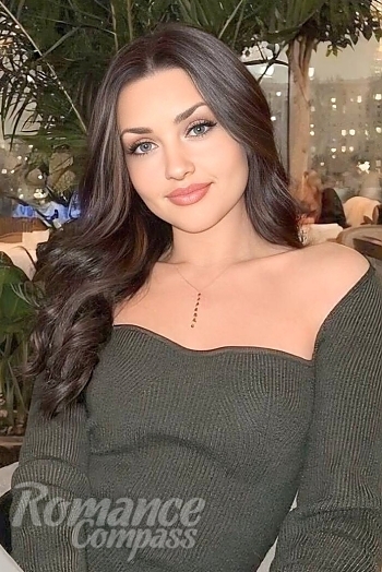 Ukrainian mail order bride Alyona from Kyiv with brunette hair and green eye color - image 1