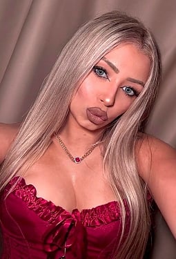 Oriana, 24 y.o. from Buenos Aires, Argentina