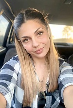 Ukrainian mail order bride Bohdana from Luxembourg with light brown hair and hazel eye color - image 73