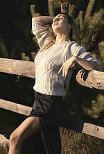 Ukrainian mail order bride Bohdana from Luxembourg with light brown hair and hazel eye color - image 3